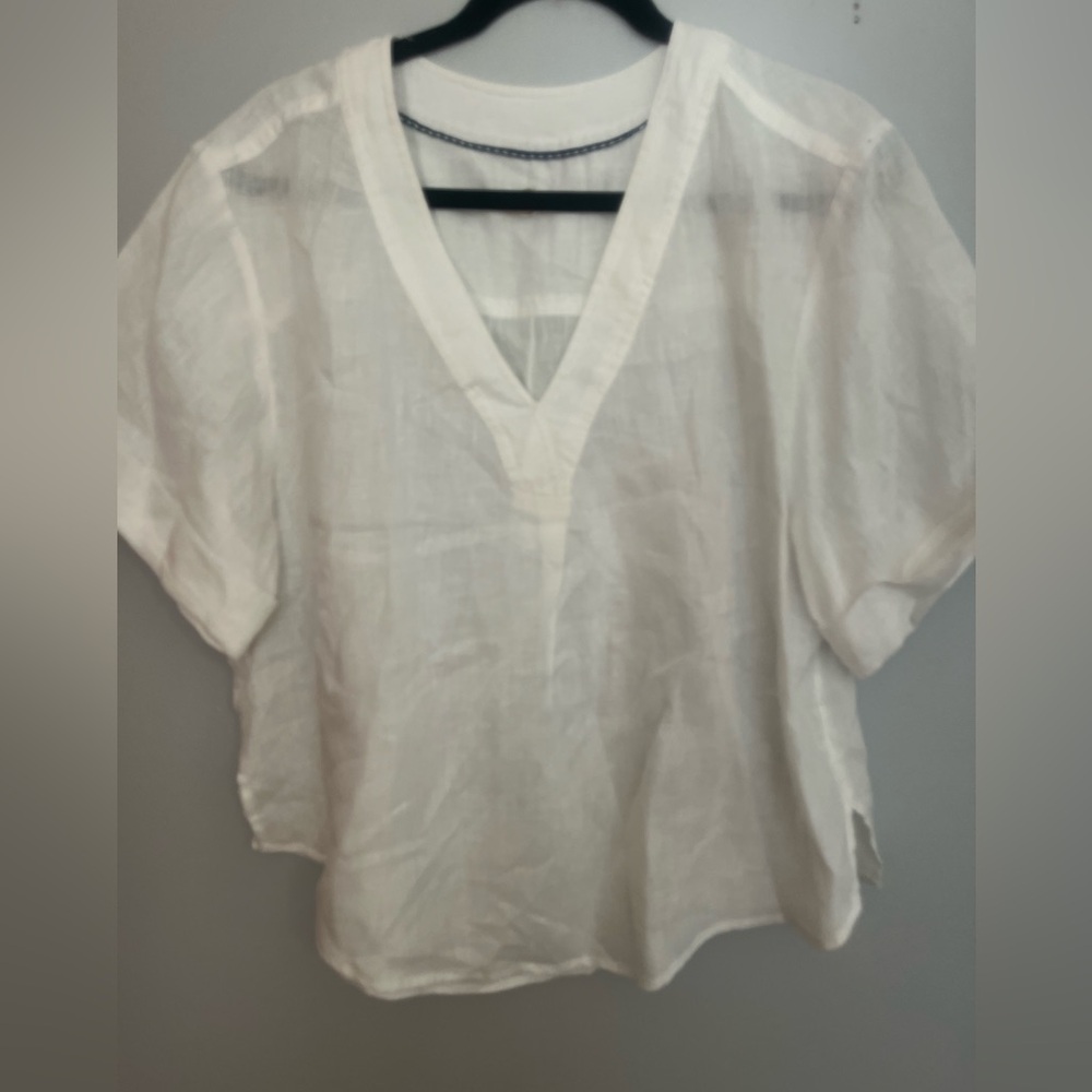 Pilcro White Surf V-Neck Linen Short Sleeve Top